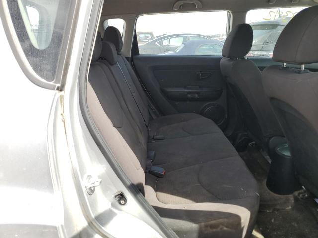 KNDJT2A17B7308176 - 2011 KIA SOUL SILVER photo 6