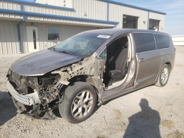 2C4RC1FG3JR163516 - 2018 CHRYSLER PACIFICA T TAN photo 2