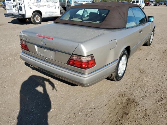 WDBEA66E0SC282990 - 1995 MERCEDES-BENZ E 320 SILVER photo 4