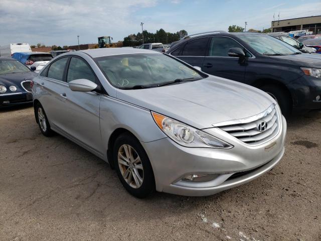 5NPEB4AC0DH596557 - 2013 HYUNDAI SONATA GLS SILVER photo 1