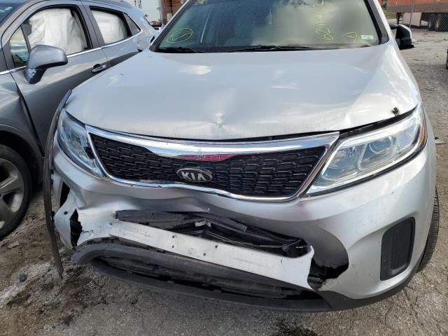 5XYKT3A6XEG485771 - 2014 KIA SORENTO SILVER photo 9