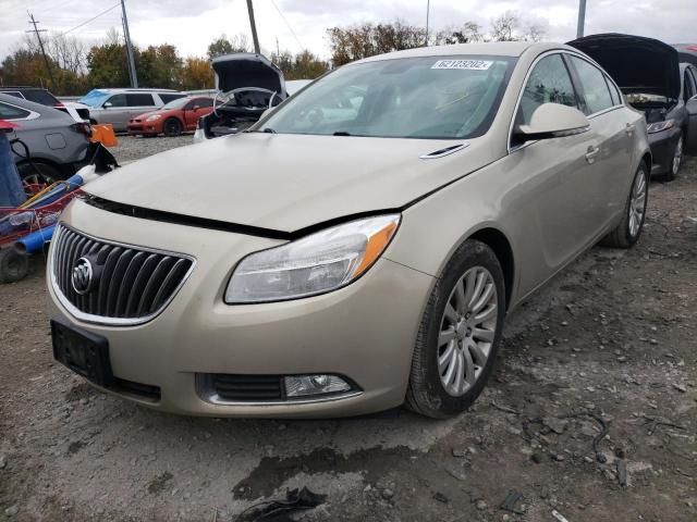 2G4GR5EKXC9153678 - 2012 BUICK REGAL BEIGE photo 2