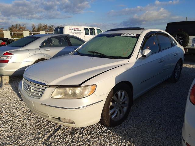 KMHFC46F38A267316 - 2008 HYUNDAI AZERA SE WHITE photo 2