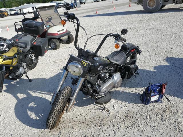 1HD1JRV1XDB048606 - 2013 HARLEY-DAVIDSON FLS SOFTAI 黑色 照片 2