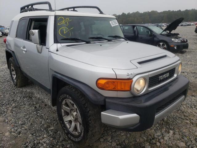 JTEZU11F270016887 - 2007 TOYOTA FJ CRUISER SILVER photo 1