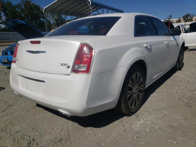 2C3CCAGG3EH181423 - 2014 CHRYSLER 300 S WHITE photo 4