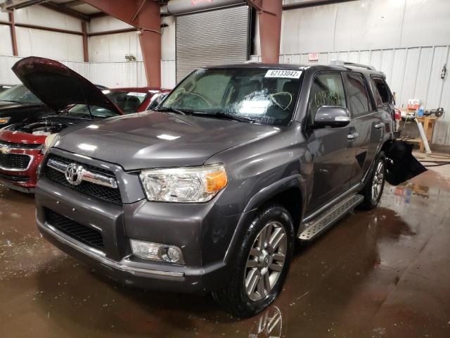 JTEBU5JR2A5000959 - 2010 TOYOTA 4RUNNER SR GRAY photo 2