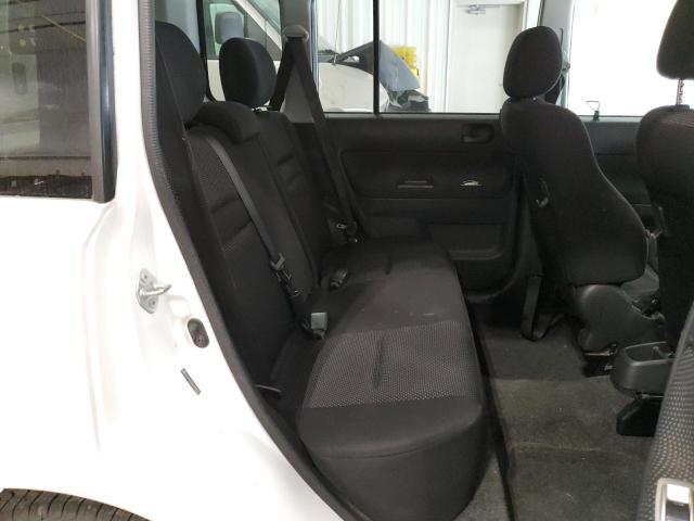 JTLKT334064053027 - 2006 TOYOTA SCION XB თეთრი ფოტო 6
