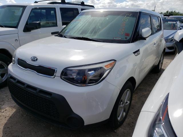 KNDJN2A21F7795979 - 2015 KIA SOUL WHITE photo 2