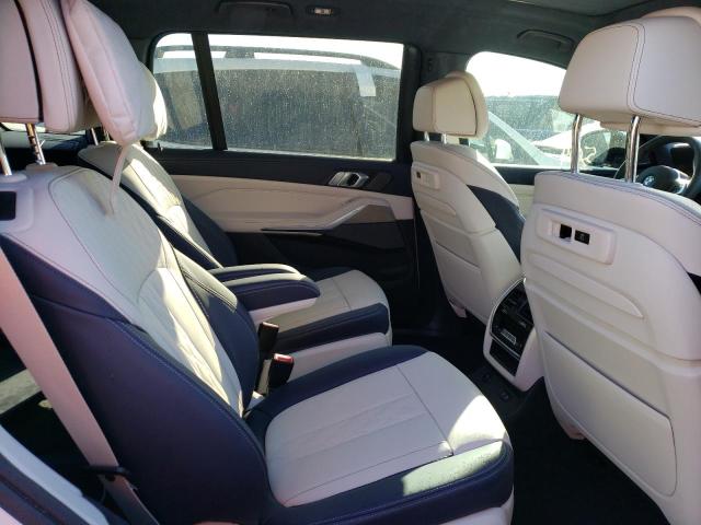 5UXCW2C07N9M47560 - 2022 BMW X7 XDRIVE4 WHITE photo 6