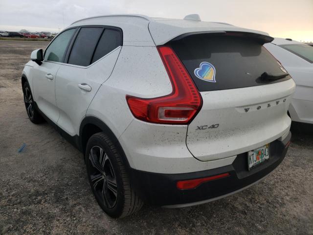 YV4162UL5M2553754 - 2021 VOLVO XC40 T5 IN WHITE photo 3