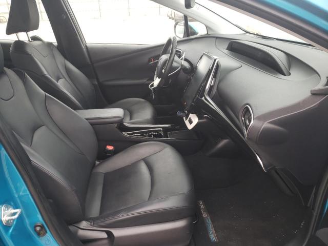 JTDKARFP3H3019831 - 2017 TOYOTA PRIUS PRIM BLUE photo 5