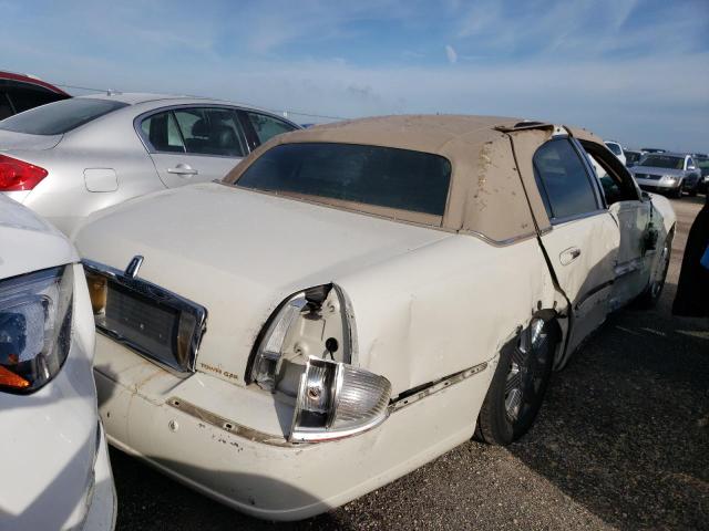 1LNHM83W03Y672129 - 2003 LINCOLN TOWN CAR C WHITE photo 4