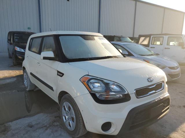 KNDJT2A55C7390607 - 2012 KIA SOUL WHITE photo 1