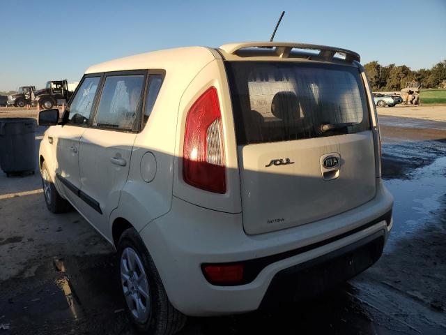 KNDJT2A55C7390607 - 2012 KIA SOUL WHITE photo 3