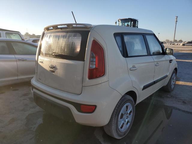 KNDJT2A55C7390607 - 2012 KIA SOUL WHITE photo 4