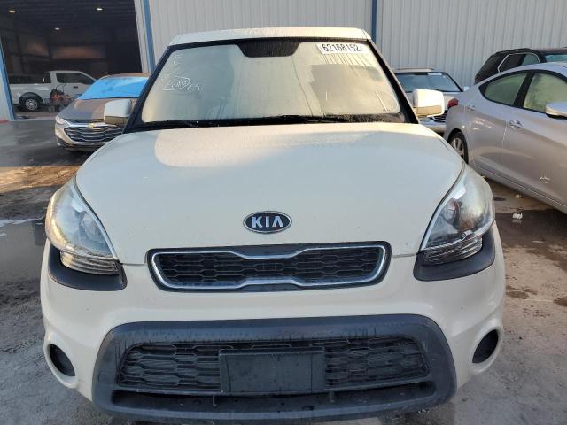 KNDJT2A55C7390607 - 2012 KIA SOUL WHITE photo 9