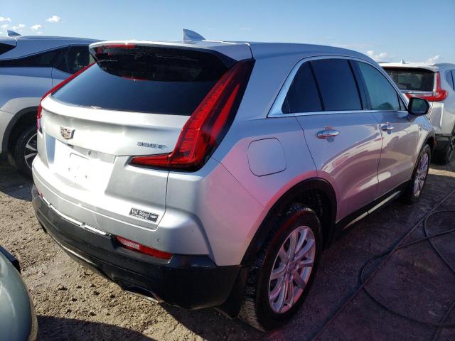 1GYAZAR49MF060877 - 2021 CADILLAC XT4 LUXURY SILVER photo 4