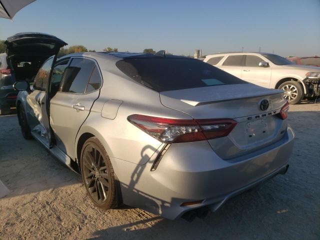 4T1K61AK5MU455613 - 2021 TOYOTA CAMRY XSE SILVER photo 3