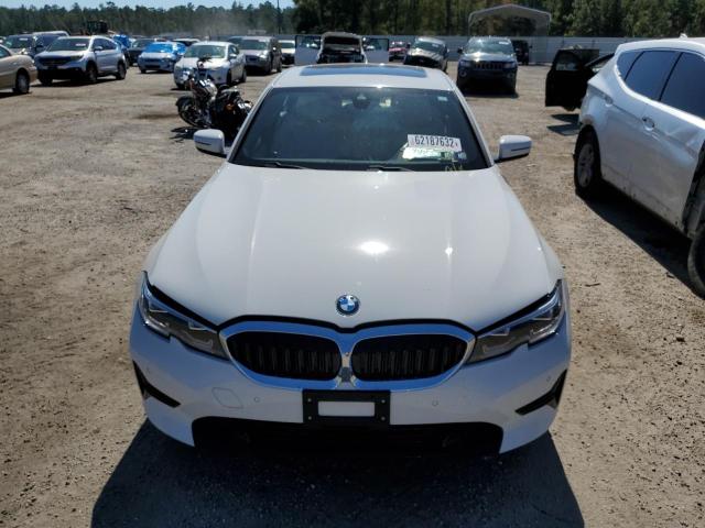 WBA5R7C09NFL71501 - 2022 BMW 330XI WHITE photo 9