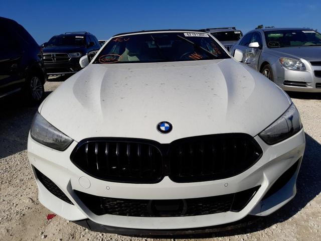 WBAFY4C02MCG36736 - 2021 BMW M850XI WHITE photo 5