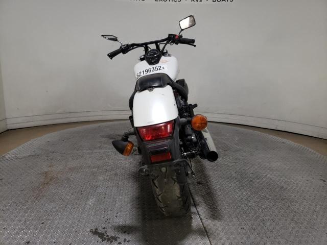 JH2RC5377KK900638 - 2019 HONDA VT750 C2B WHITE photo 4