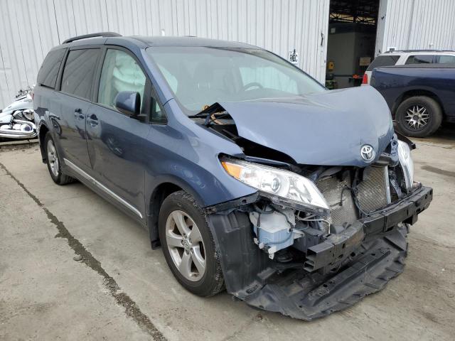 5TDKK3DCXFS650534 - 2015 TOYOTA SIENNA LE BLUE photo 1