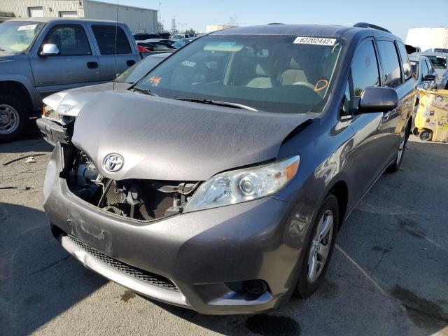 5TDKK3DC8DS313891 - 2013 TOYOTA SIENNA LE CHARCOAL photo 2