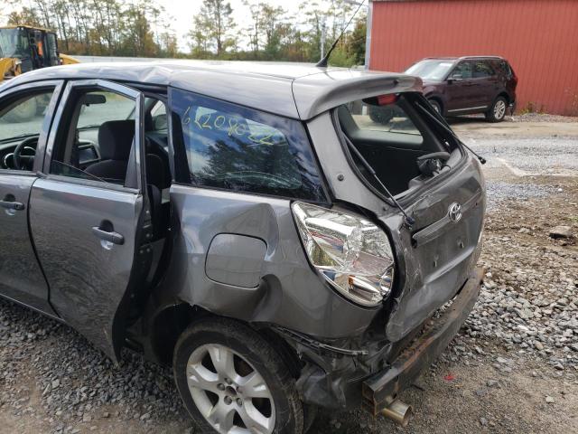2T1KR32E37C667122 - 2007 TOYOTA MATRIX GRAY photo 9