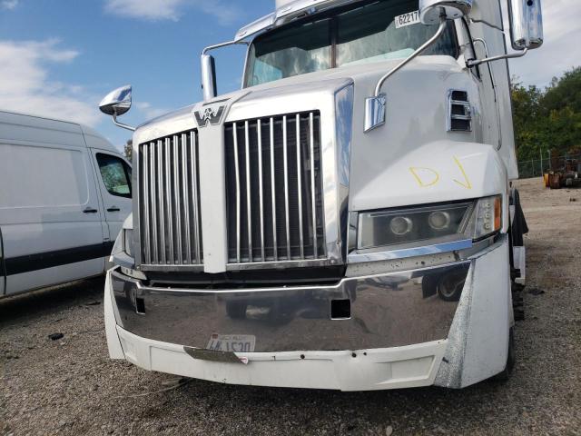 5KJJBLDR7HLJH7145 - 2017 WESTERN STAR/AUTO CAR 5700 XE WHITE photo 9