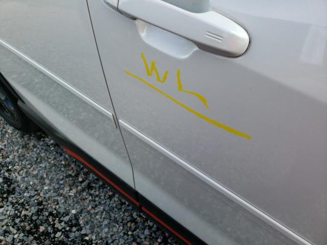 JF2SKAKC0KH565113 - 2019 SUBARU FORESTER S WHITE photo 9