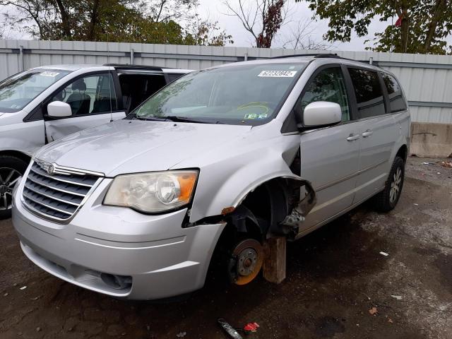 2A8HR54X59R641895 - 2009 CHRYSLER TOWN & COU SILVER photo 2