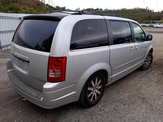 2A8HR54X59R641895 - 2009 CHRYSLER TOWN & COU SILVER photo 4