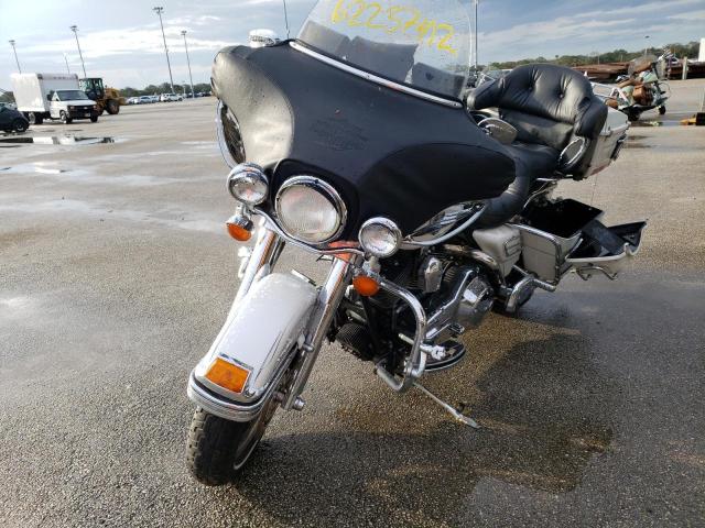 1HD1FCW174Y611573 - 2004 HARLEY-DAVIDSON FLHTCUI WHITE photo 2