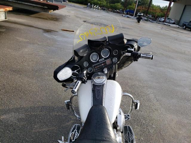 1HD1FCW174Y611573 - 2004 HARLEY-DAVIDSON FLHTCUI 白色 照片 5