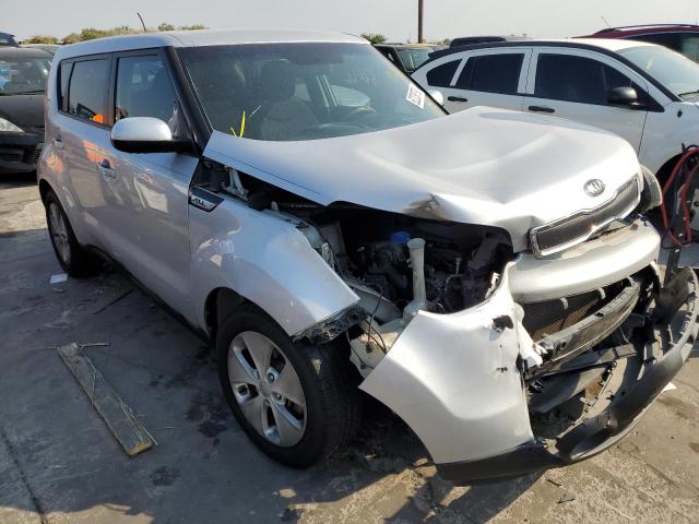 KNDJN2A27G7826363 - 2016 KIA SOUL SILVER photo 1