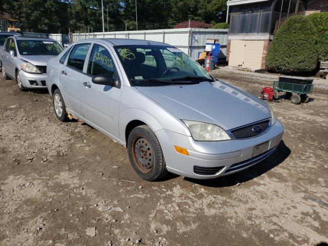 1FAHP34N77W219413 - 2007 FORD FOCUS ZX4 SILVER photo 1