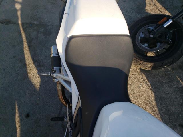 JH2RC791XEK000707 - 2014 HONDA VFR800 F WHITE photo 6