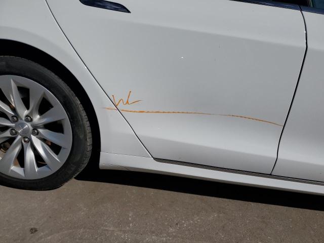 5YJSA1E2XGF148822 - 2016 TESLA MODEL S Սպիտակ լուսանկար 9