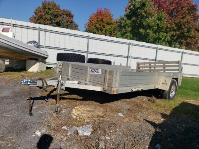 1YGLS1318JB174004 - 2018 ALUM TRAILER SILVER photo 2