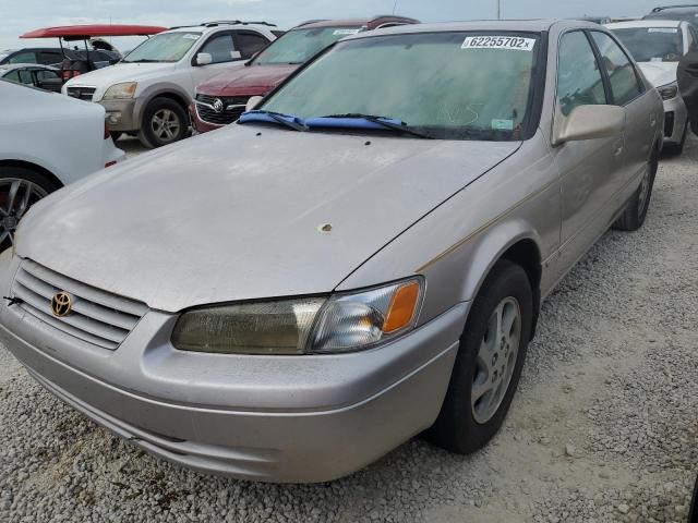 4T1BF22K7VU907504 - 1997 TOYOTA CAMRY CE GOLD photo 2