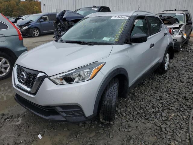 3N1CP5CU2JL530675 - 2018 NISSAN KICKS S SILVER photo 2