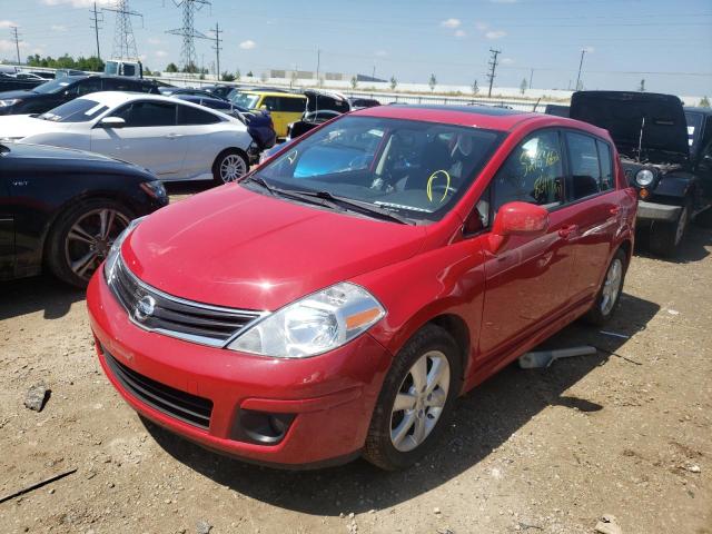 3N1BC1CP2BL374875 - 2011 NISSAN VERSA RED photo 2