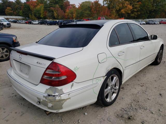 WDBUF82JX5X176197 - 2005 MERCEDES-BENZ E 320 4MAT WHITE photo 4