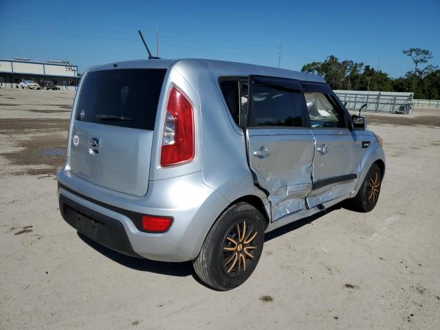 KNDJT2A53D7502385 - 2013 KIA SOUL SILVER photo 4