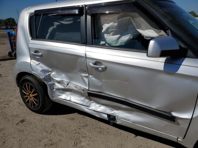 KNDJT2A53D7502385 - 2013 KIA SOUL SILVER photo 9