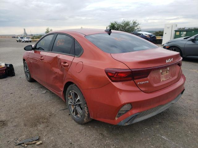 3KPF24AD4NE460144 - 2022 KIA FORTE FE ORANGE photo 3