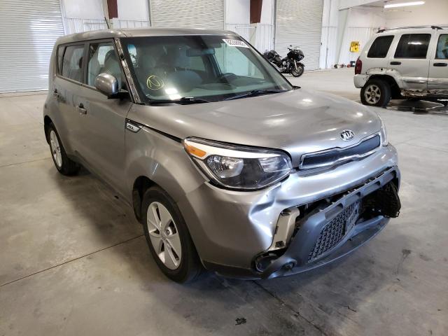 KNDJN2A23F7183623 - 2015 KIA SOUL BROWN photo 1