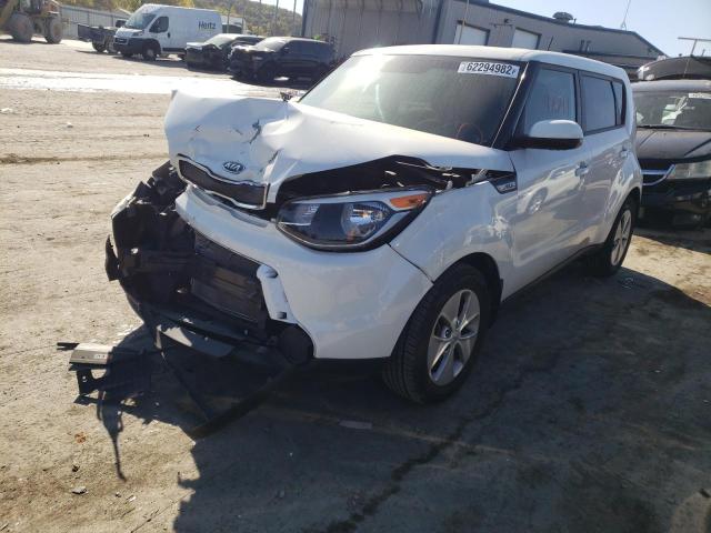 KNDJN2A26G7337713 - 2016 KIA SOUL WHITE photo 2