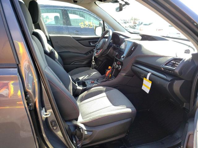 JF2SKAJC9NH420805 - 2022 SUBARU FORESTER S CHARCOAL photo 5